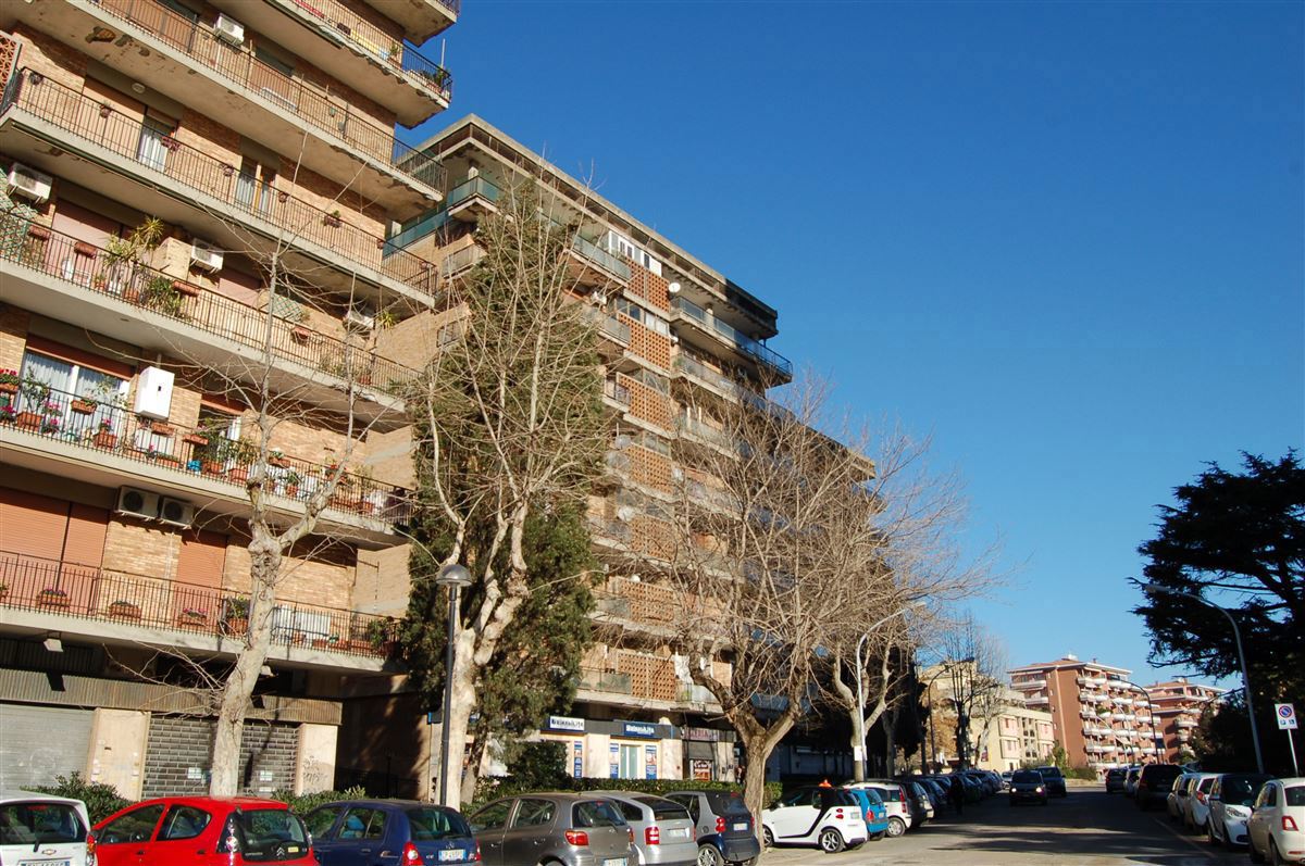 Ufficio in affitto a Aprilia