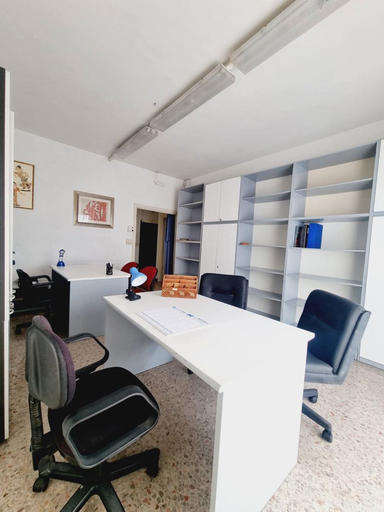 Ufficio in affitto a Aprilia