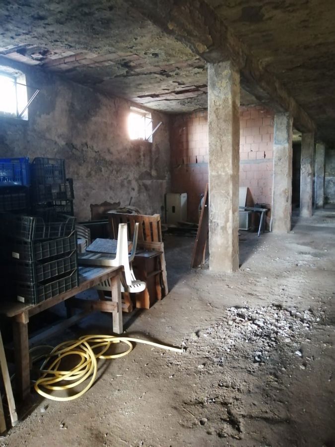 Magazzino in vendita a Aprilia