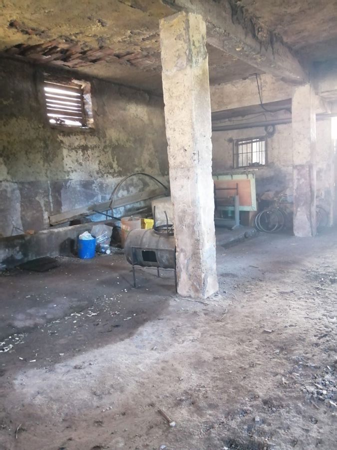 Magazzino in vendita a Aprilia