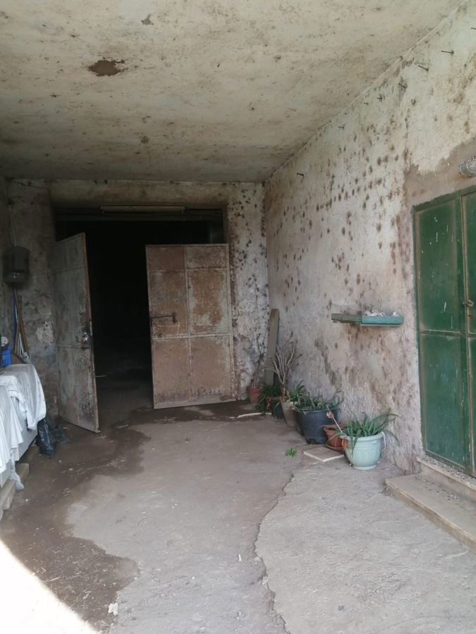 Magazzino in vendita a Aprilia