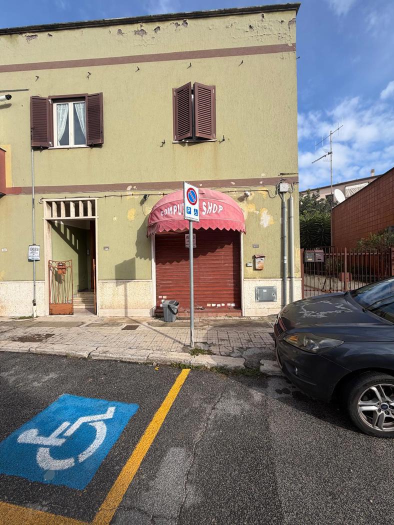 Negozio in vendita a Aprilia