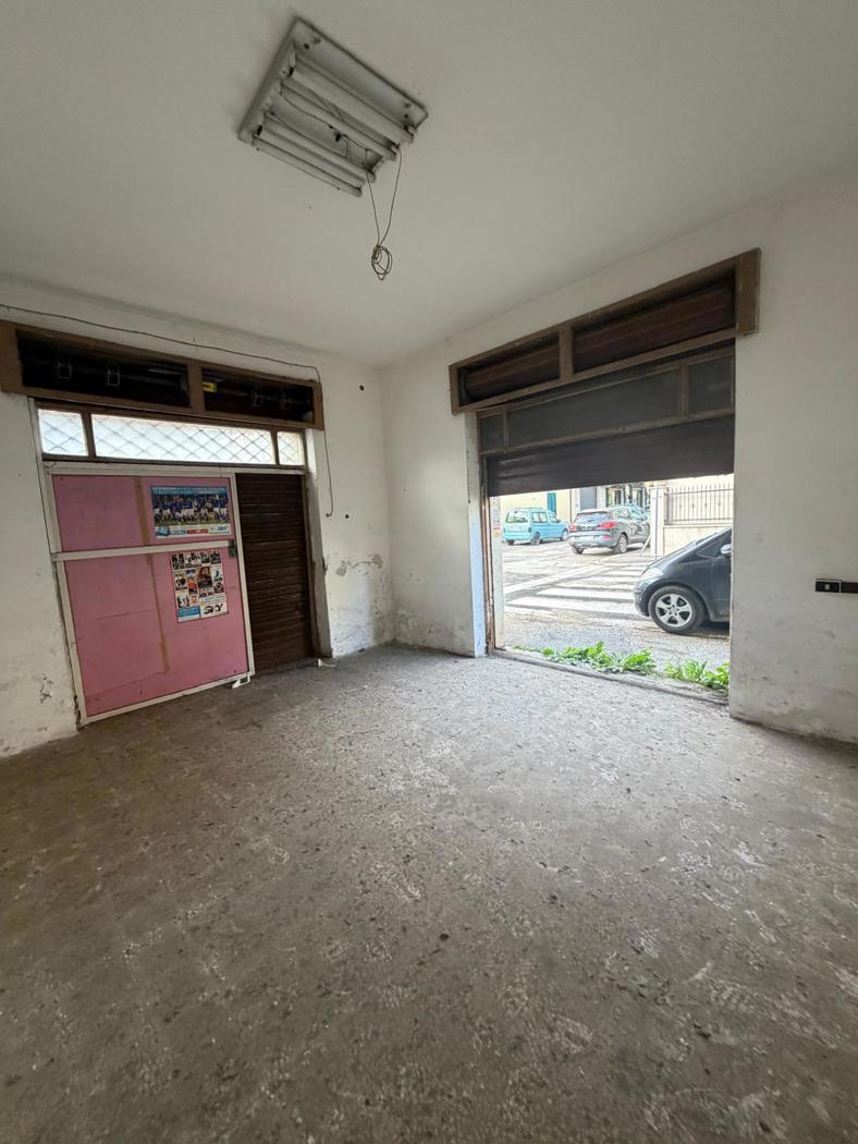 Negozio in vendita a Aprilia