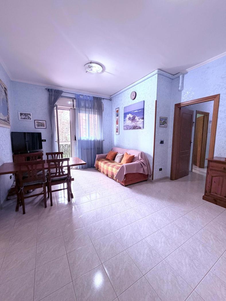 Quadrilocale con box a Aprilia