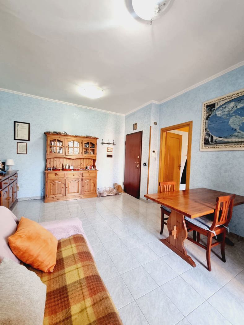 Trilocale con box a Aprilia