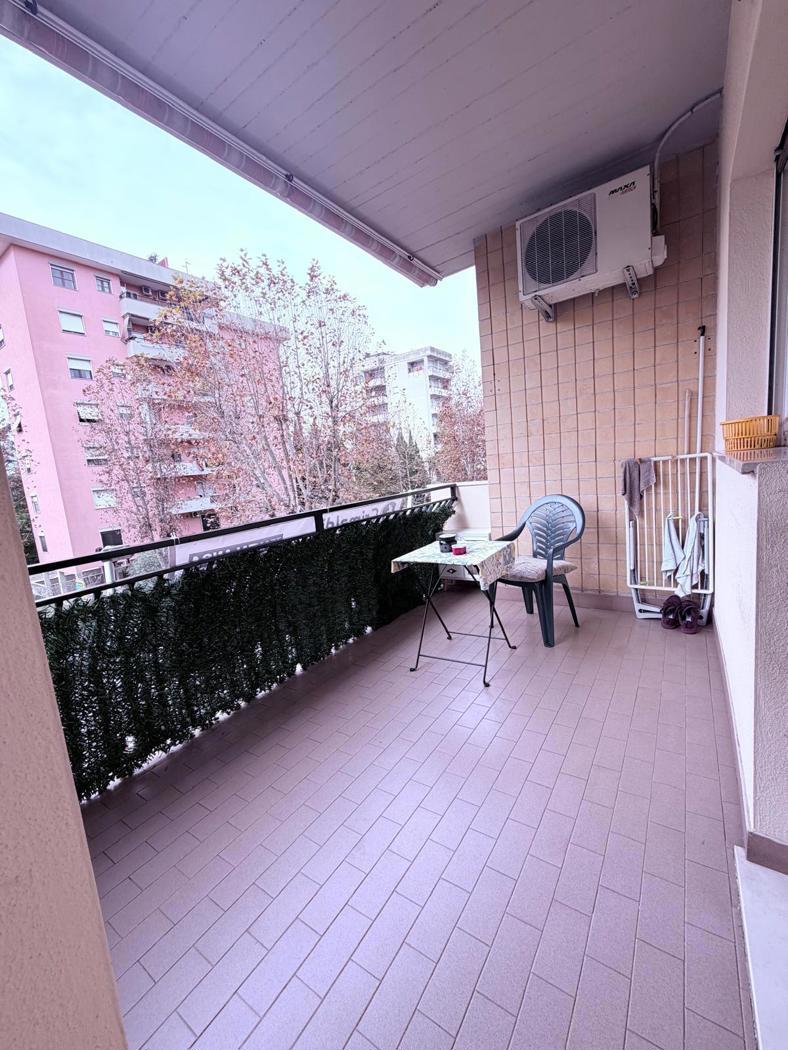 Trilocale con box a Aprilia