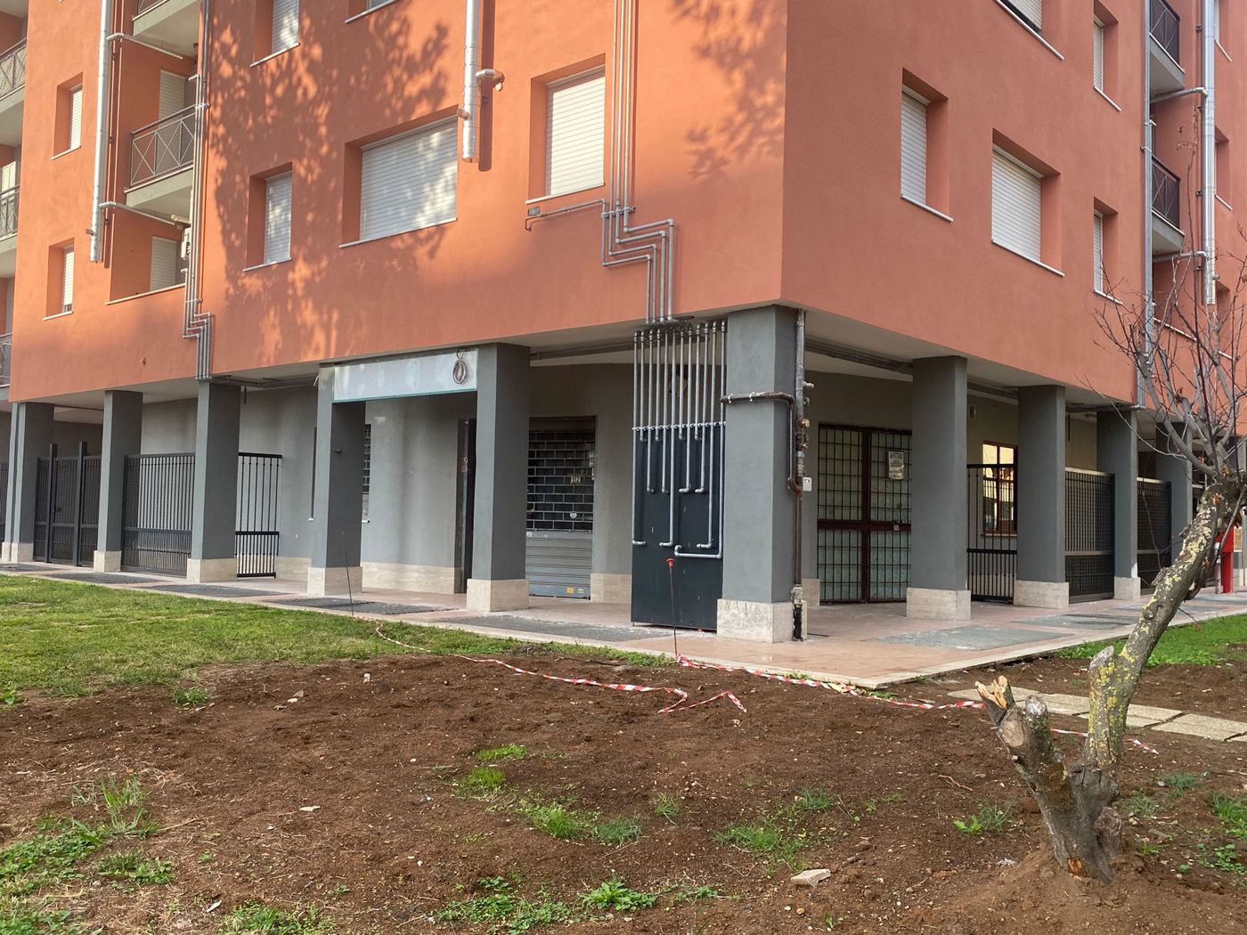 Negozio in affitto a Aprilia