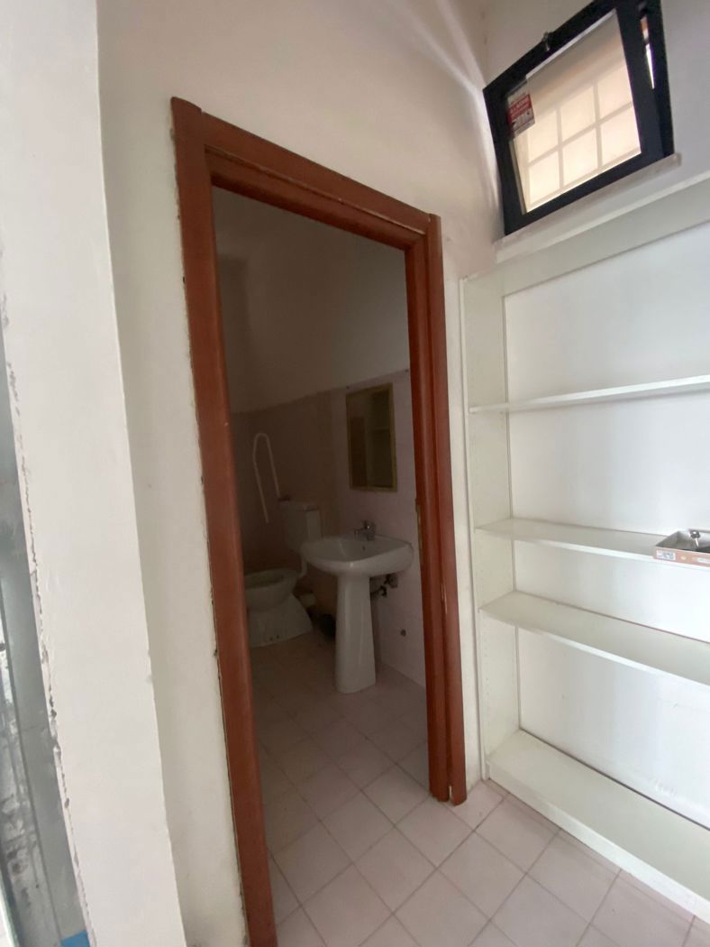 Negozio in affitto a Aprilia