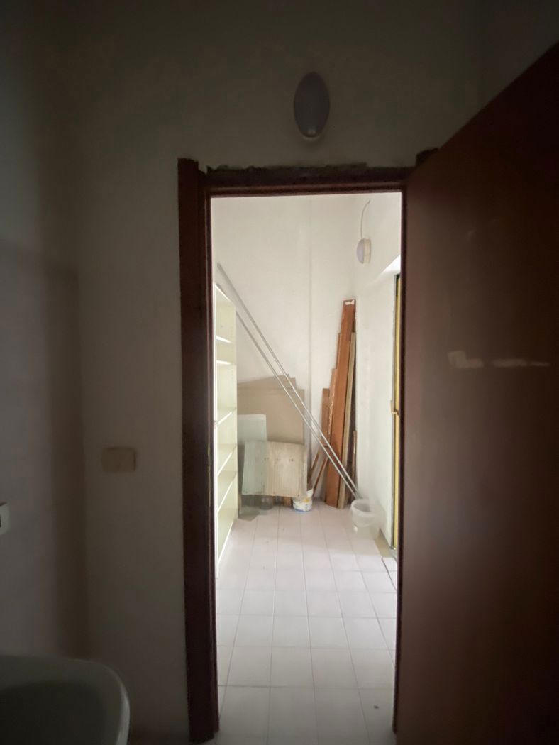 Negozio in affitto a Aprilia