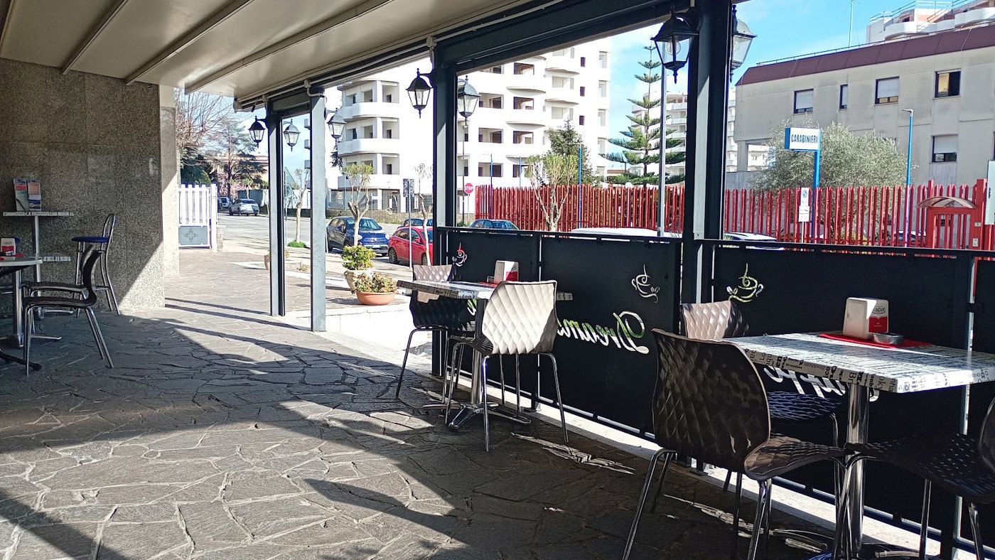 Attivit� commerciale Bar e tabacchi in vendita a Aprilia