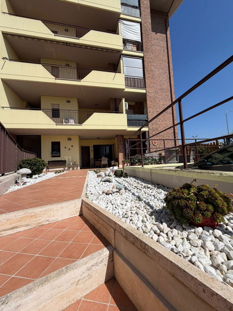 Quadrilocale con giardino a Aprilia