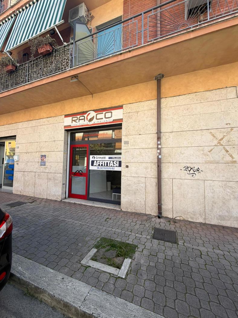 Negozio in affitto a Aprilia