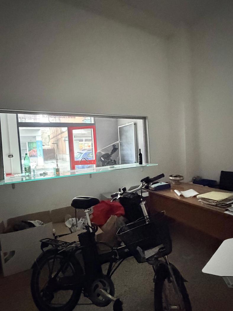 Negozio in affitto a Aprilia