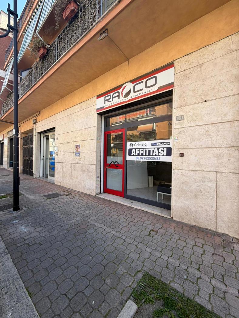 Negozio in affitto a Aprilia