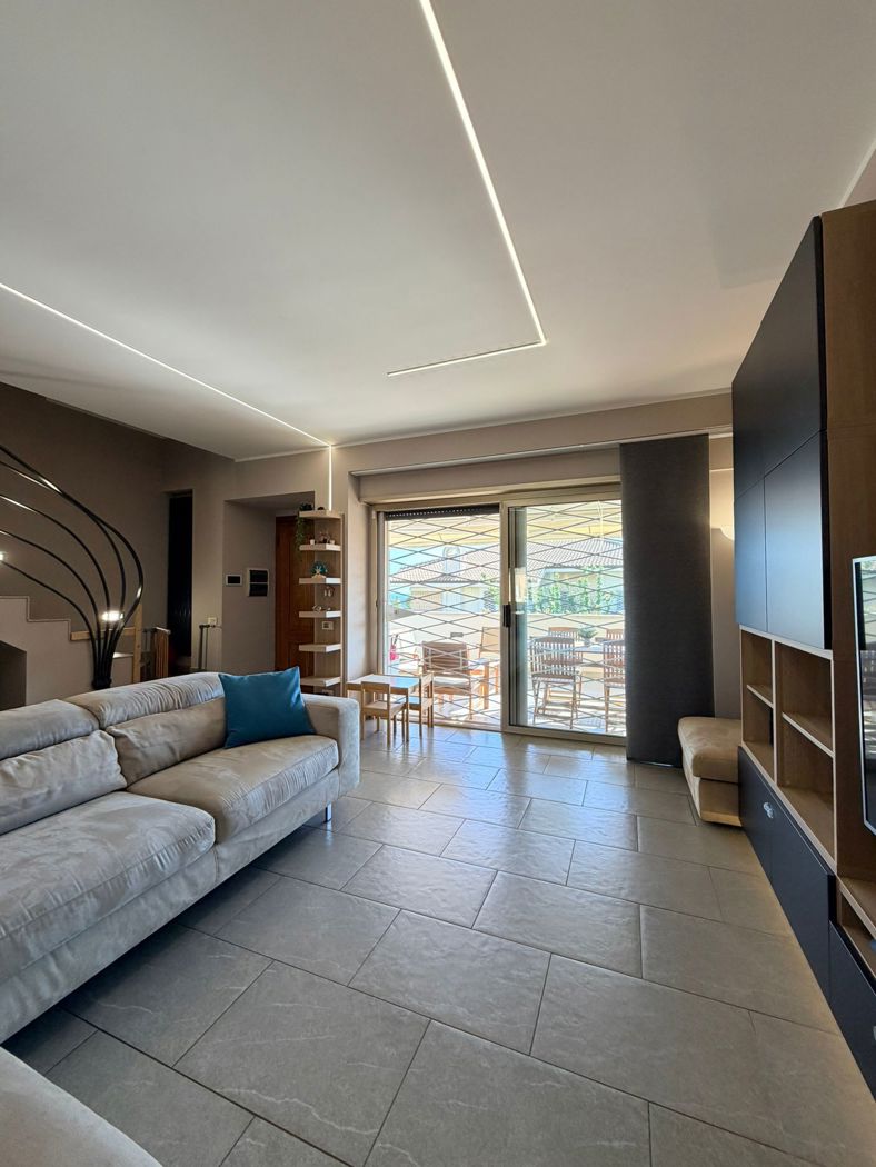 Villa con giardino a Anzio