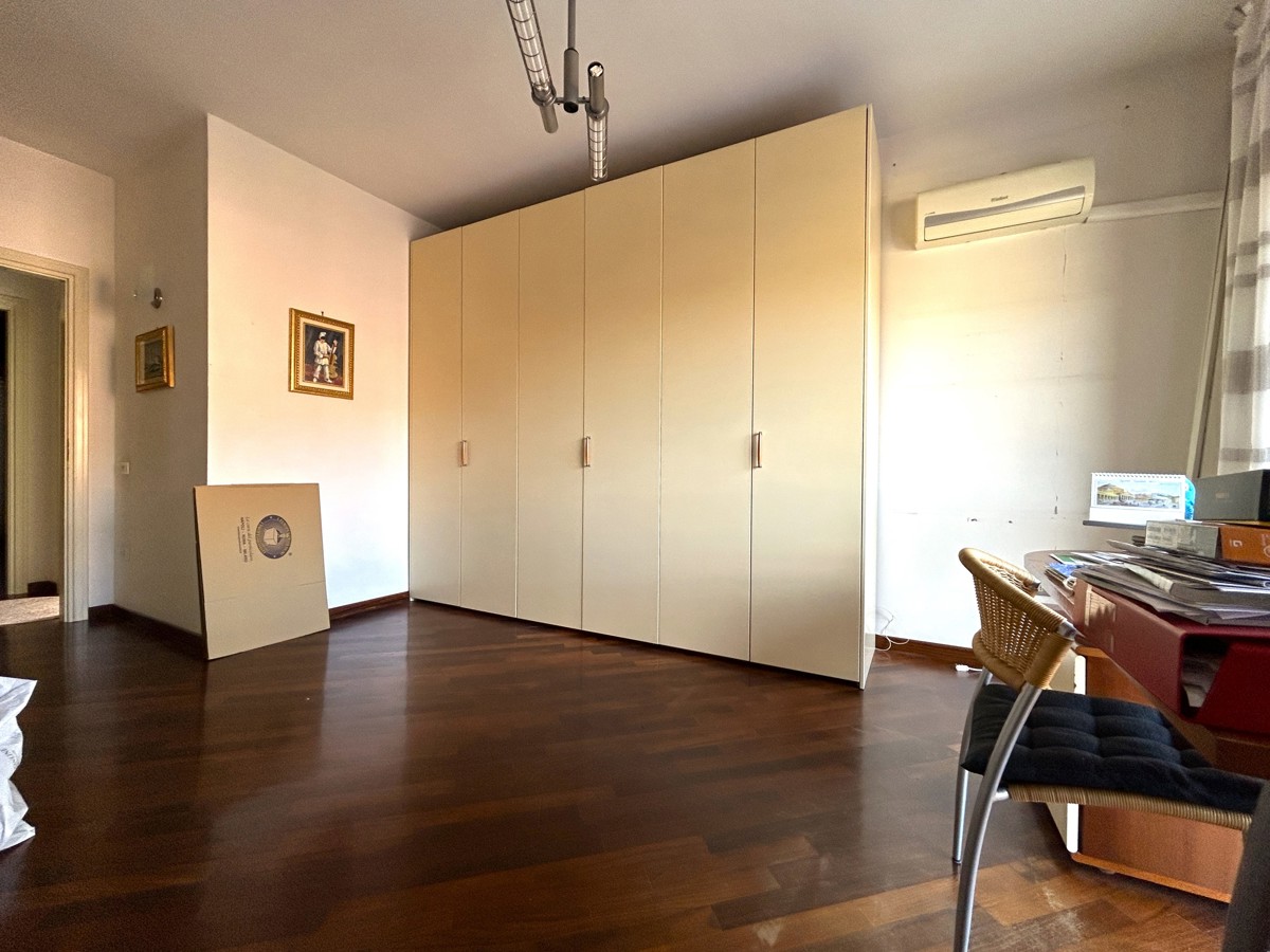 Quadrilocale ristrutturato a Napoli