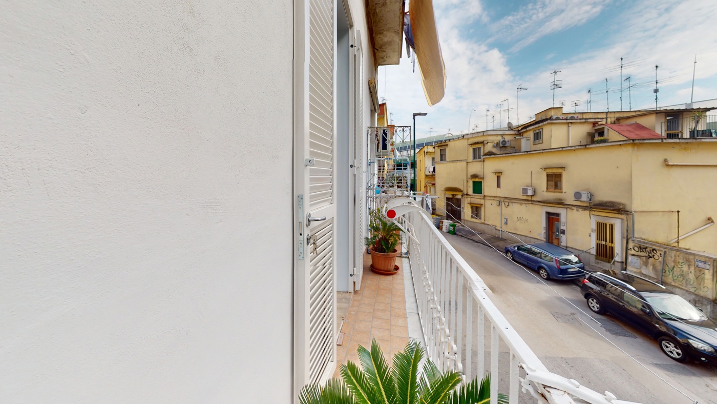 Bilocale ristrutturato a Napoli