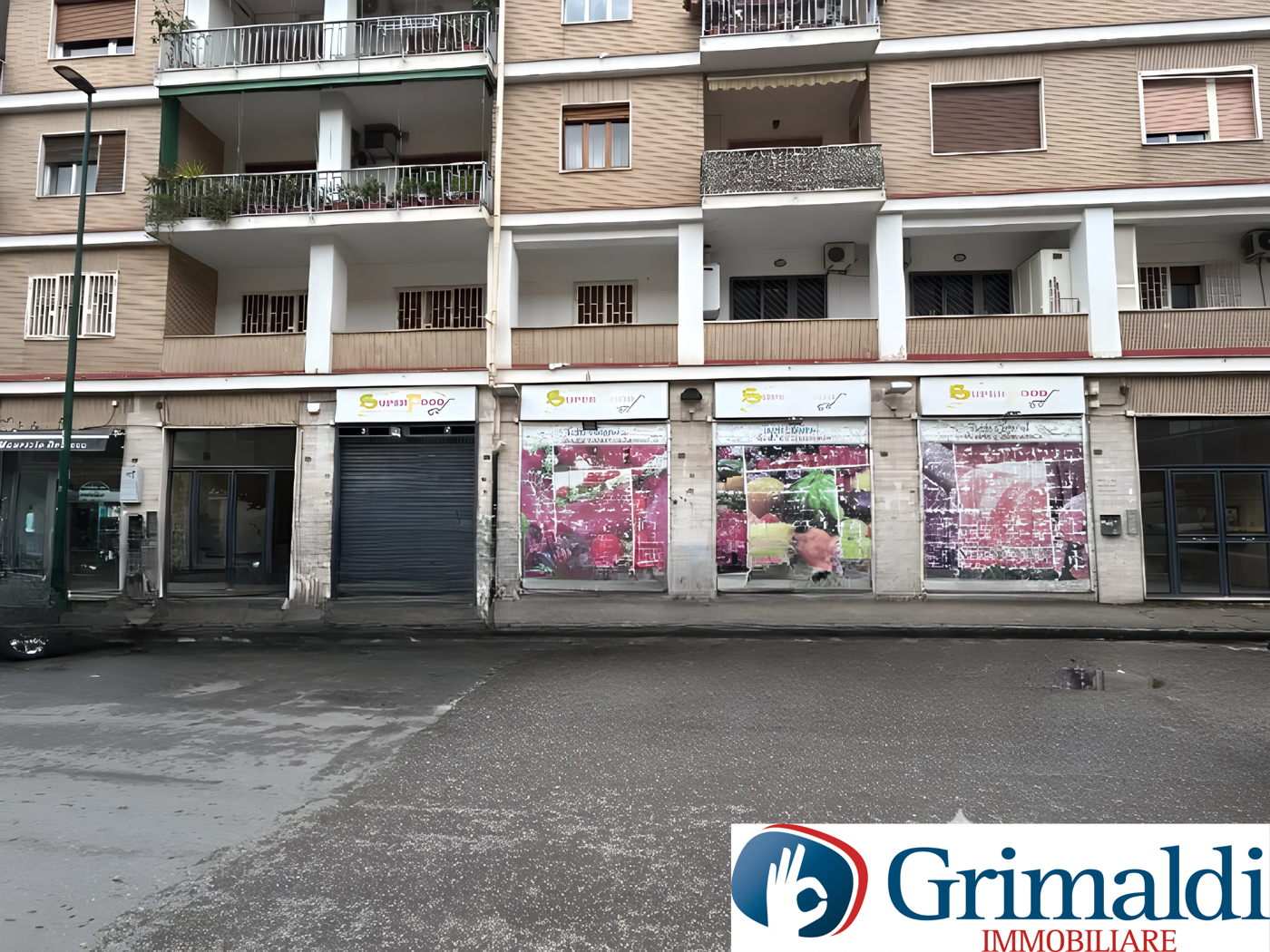 Negozio in affitto a Napoli