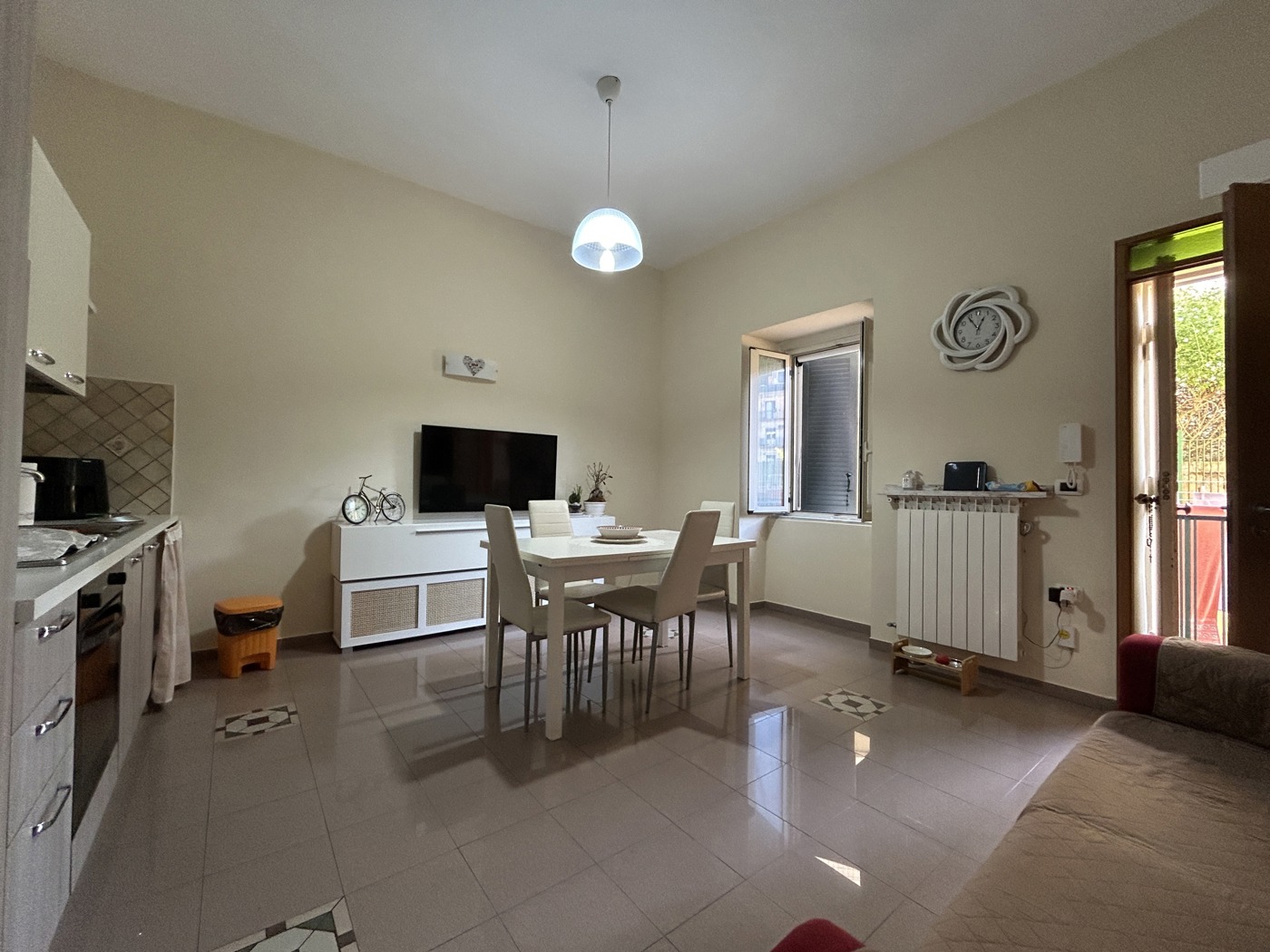 Bilocale arredato in affitto a Napoli