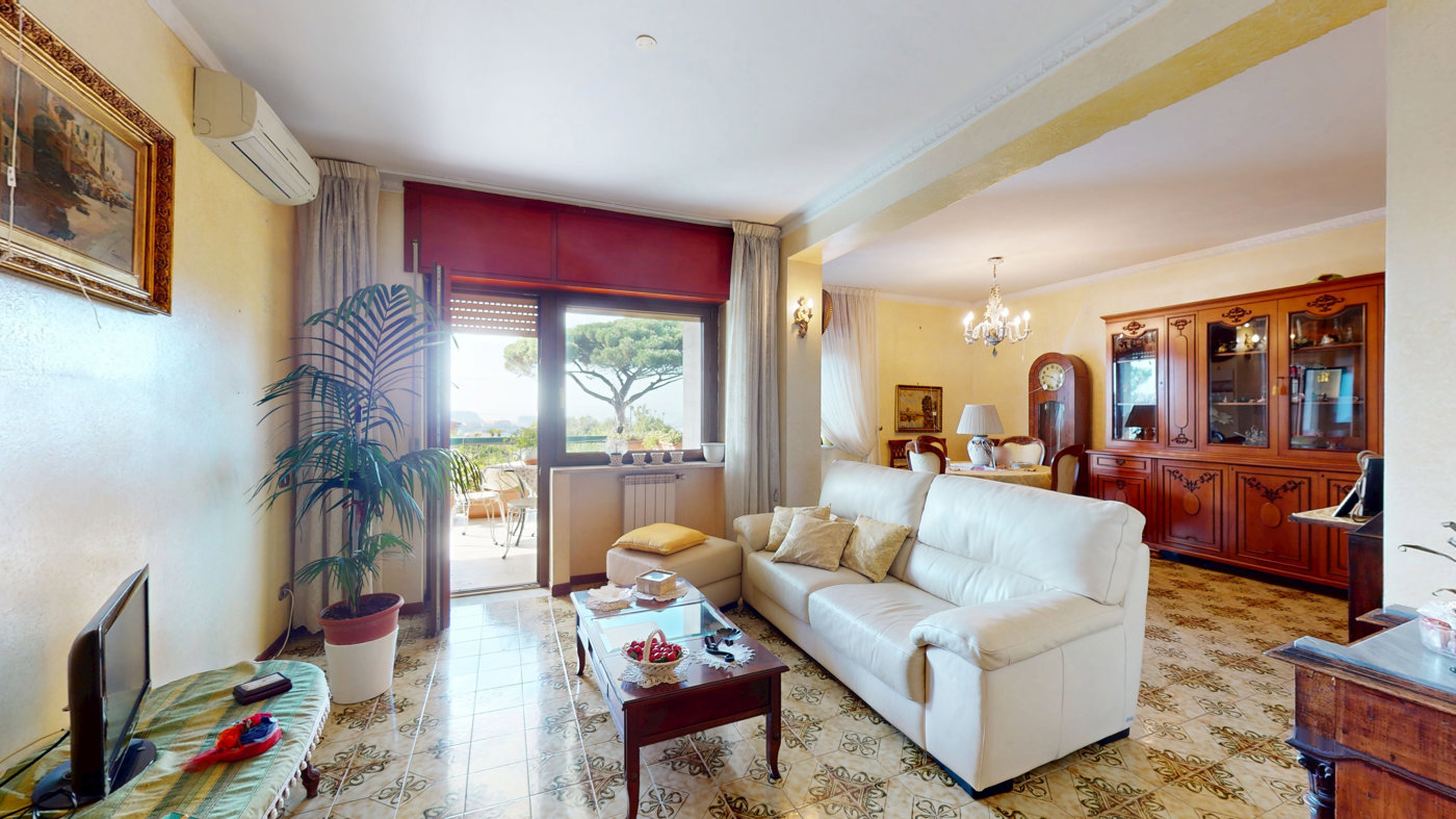 Appartamento in vendita a Napoli