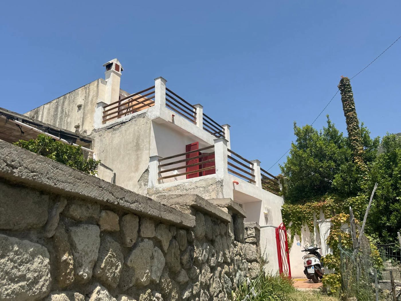 Appartamento con giardino a Serrara Fontana