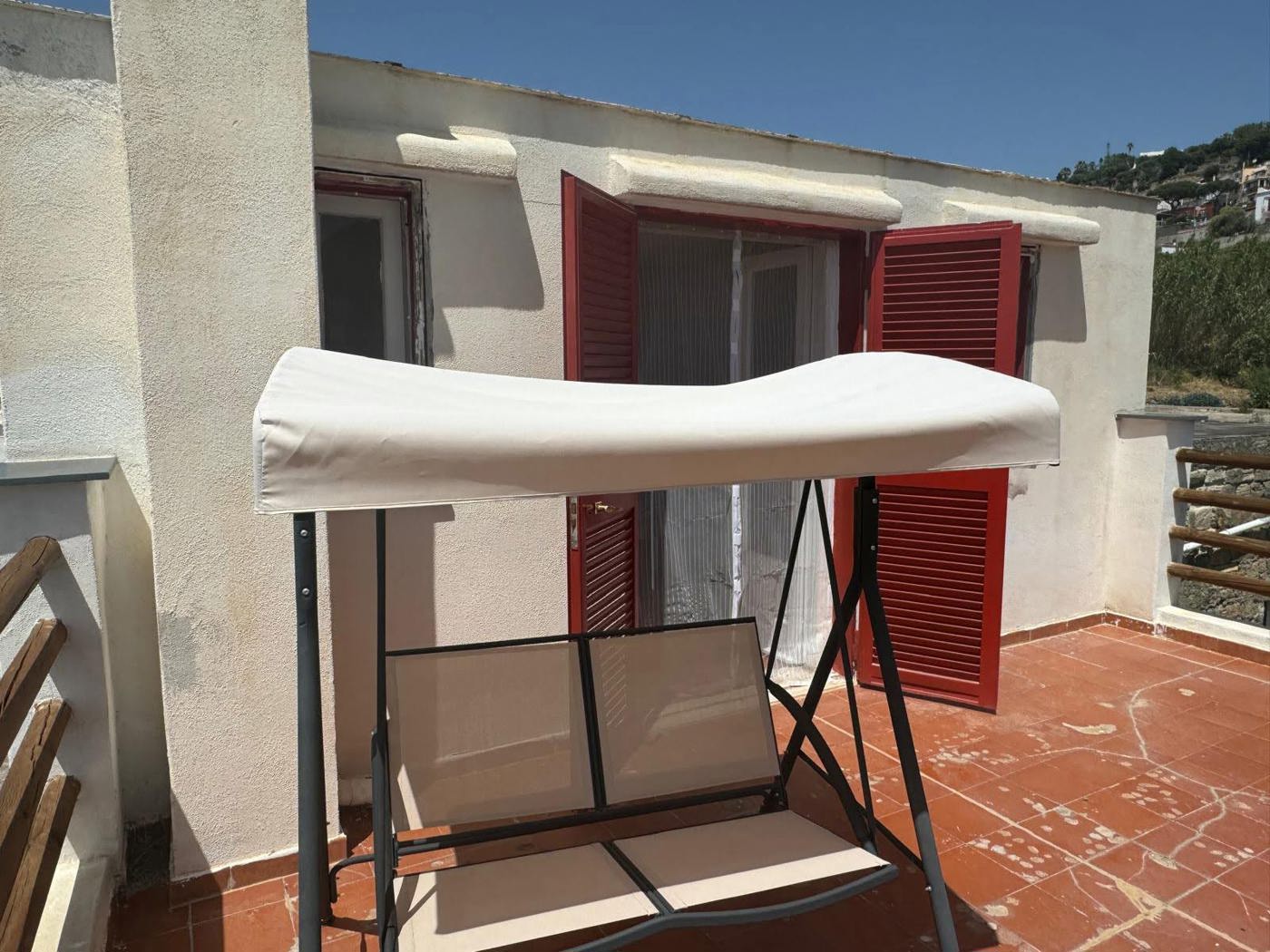 Appartamento con giardino a Serrara Fontana