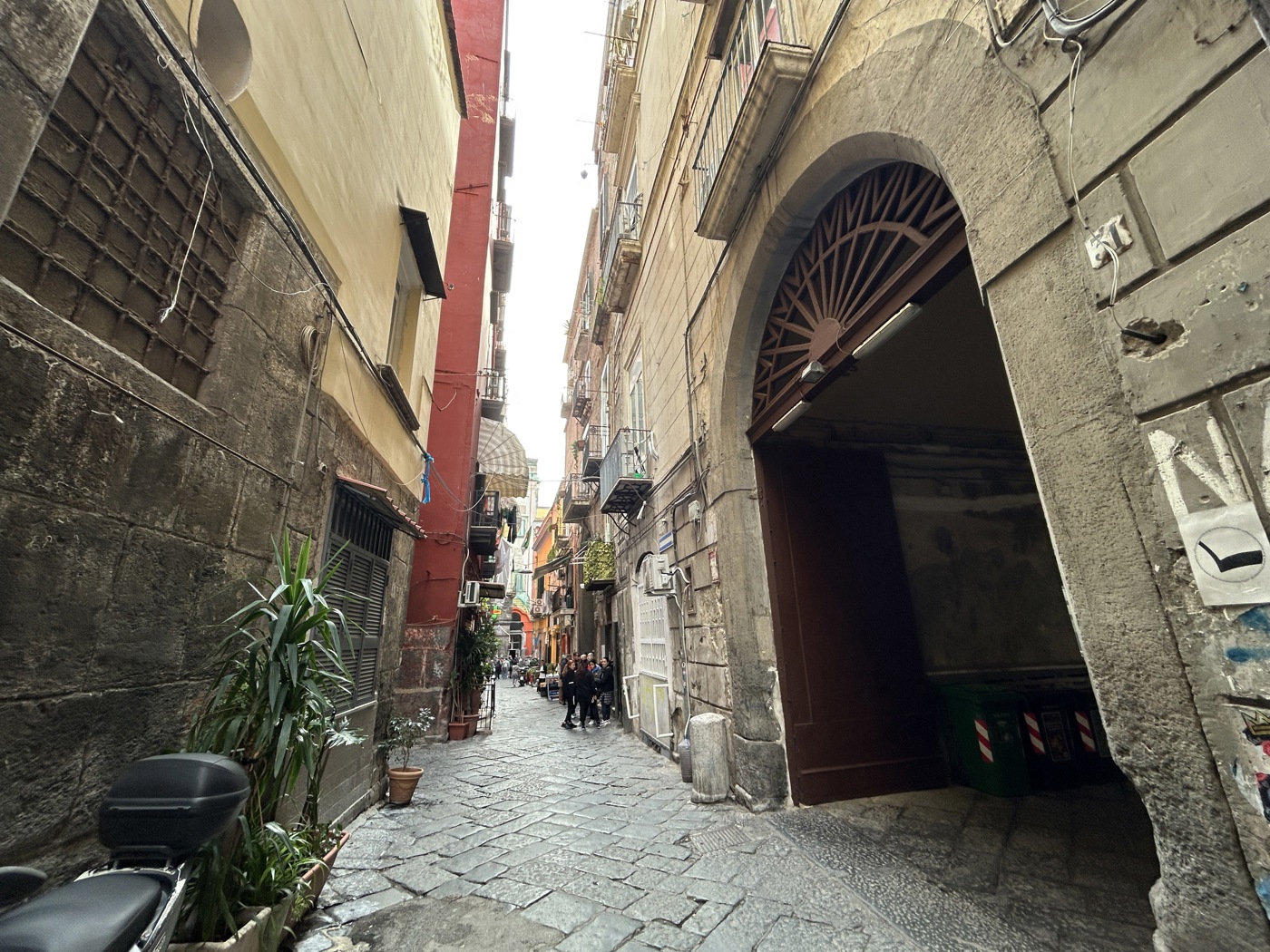 Bilocale da ristrutturare a Napoli