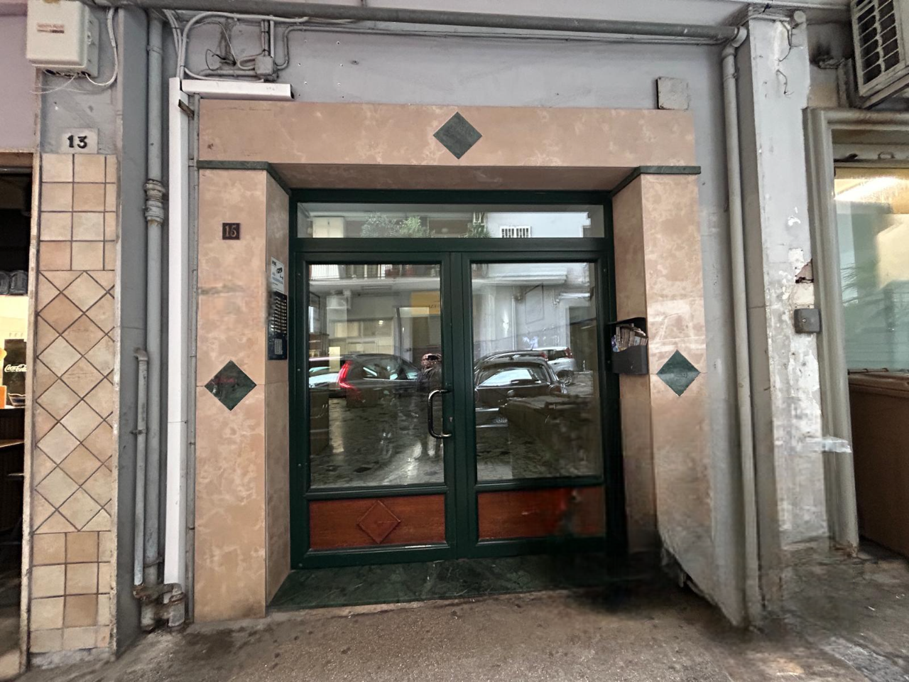 Trilocale da ristrutturare a Napoli