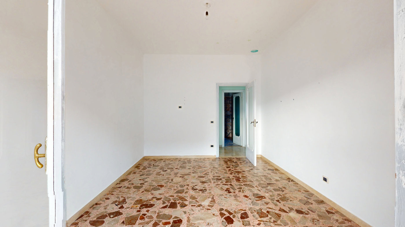 Quadrilocale con box a Napoli