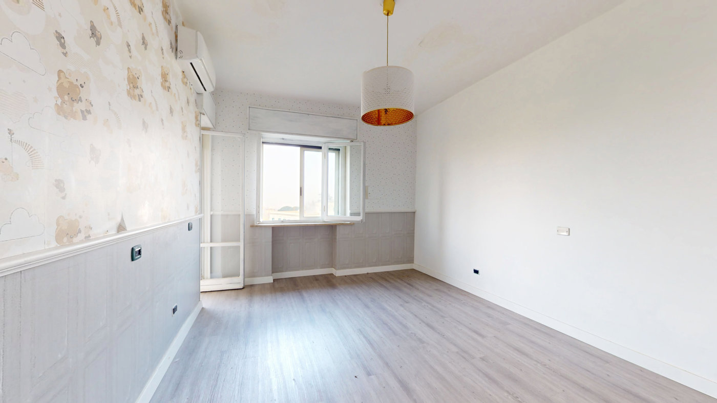 Quadrilocale con box a Napoli