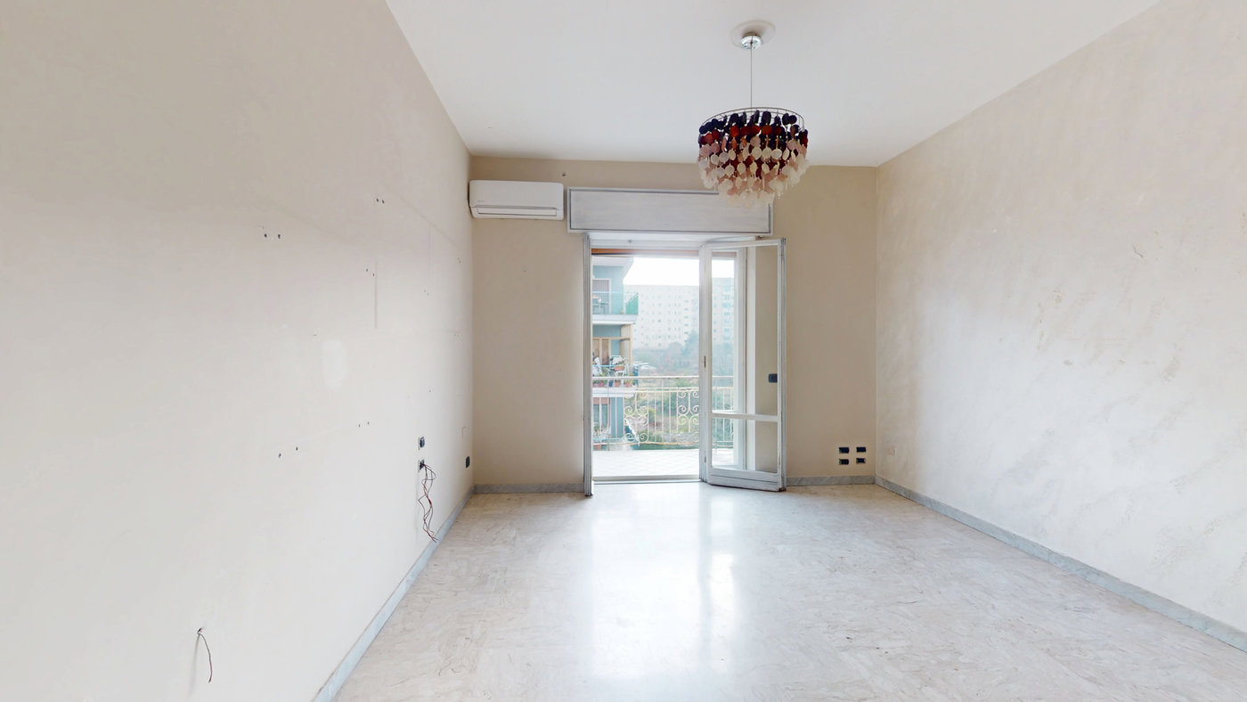 Quadrilocale con box a Napoli