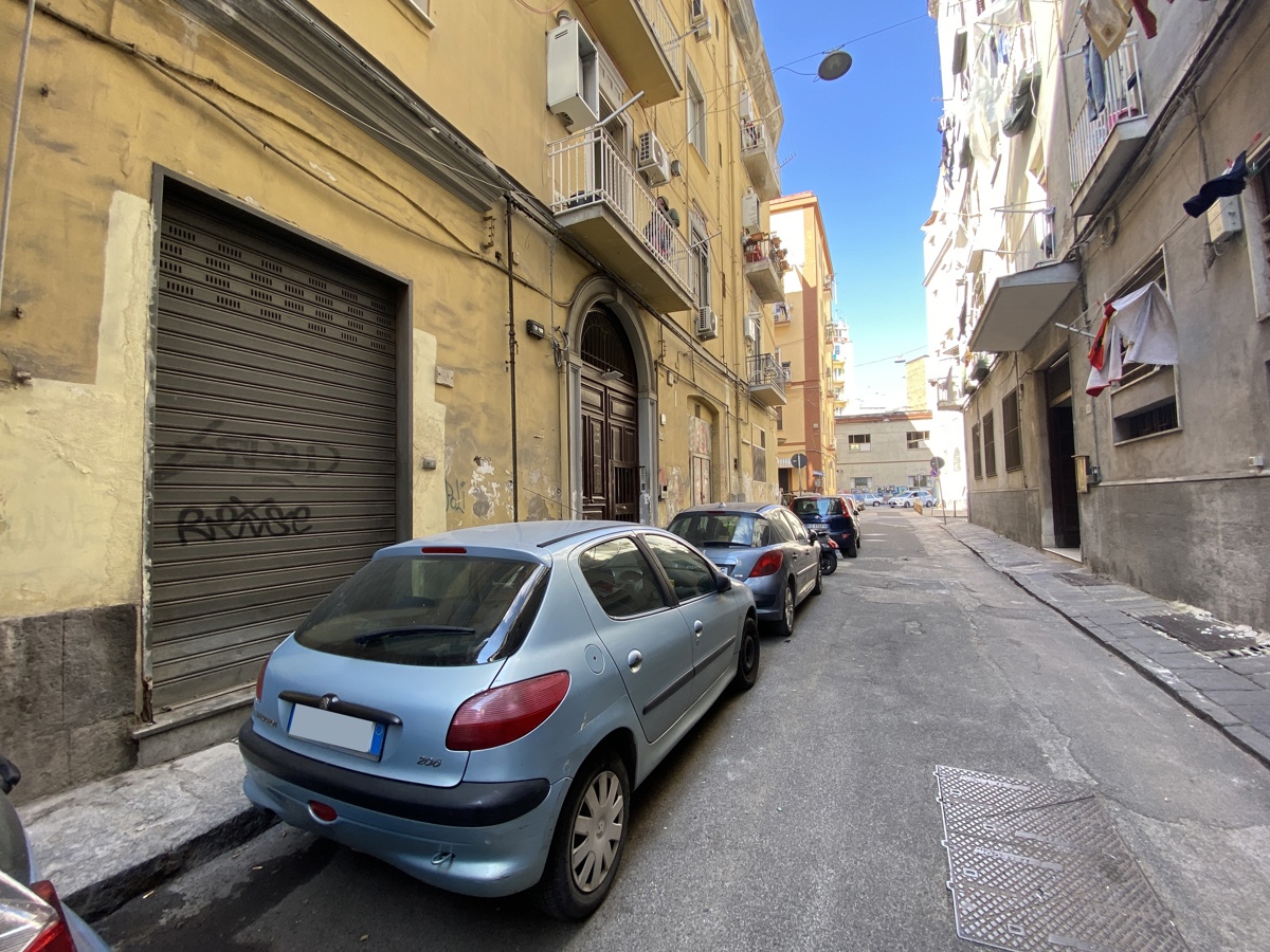 Magazzino in affitto a Napoli