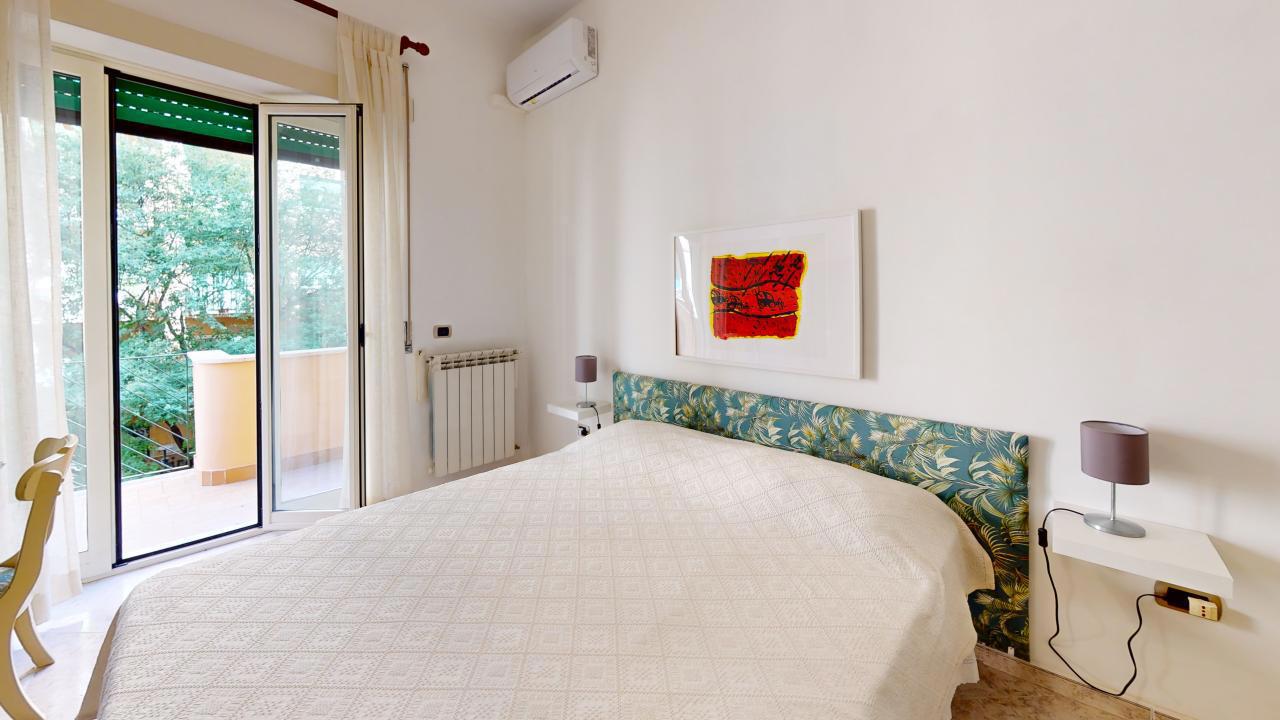 Trilocale arredato in affitto a Napoli