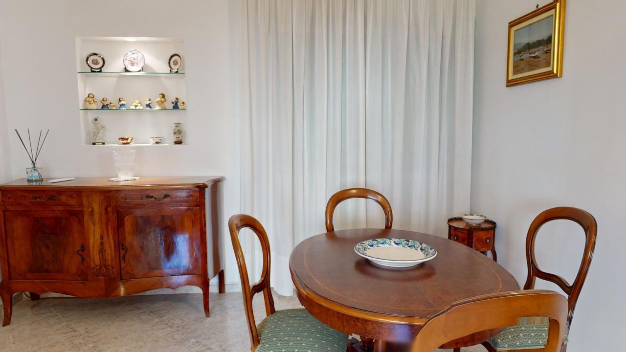 Trilocale arredato in affitto a Napoli