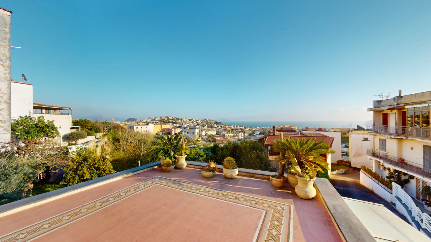 Villa Bifamiliare con giardino a Monte di Procida