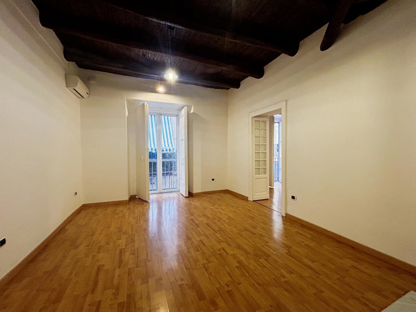 Quadrilocale in affitto a Napoli