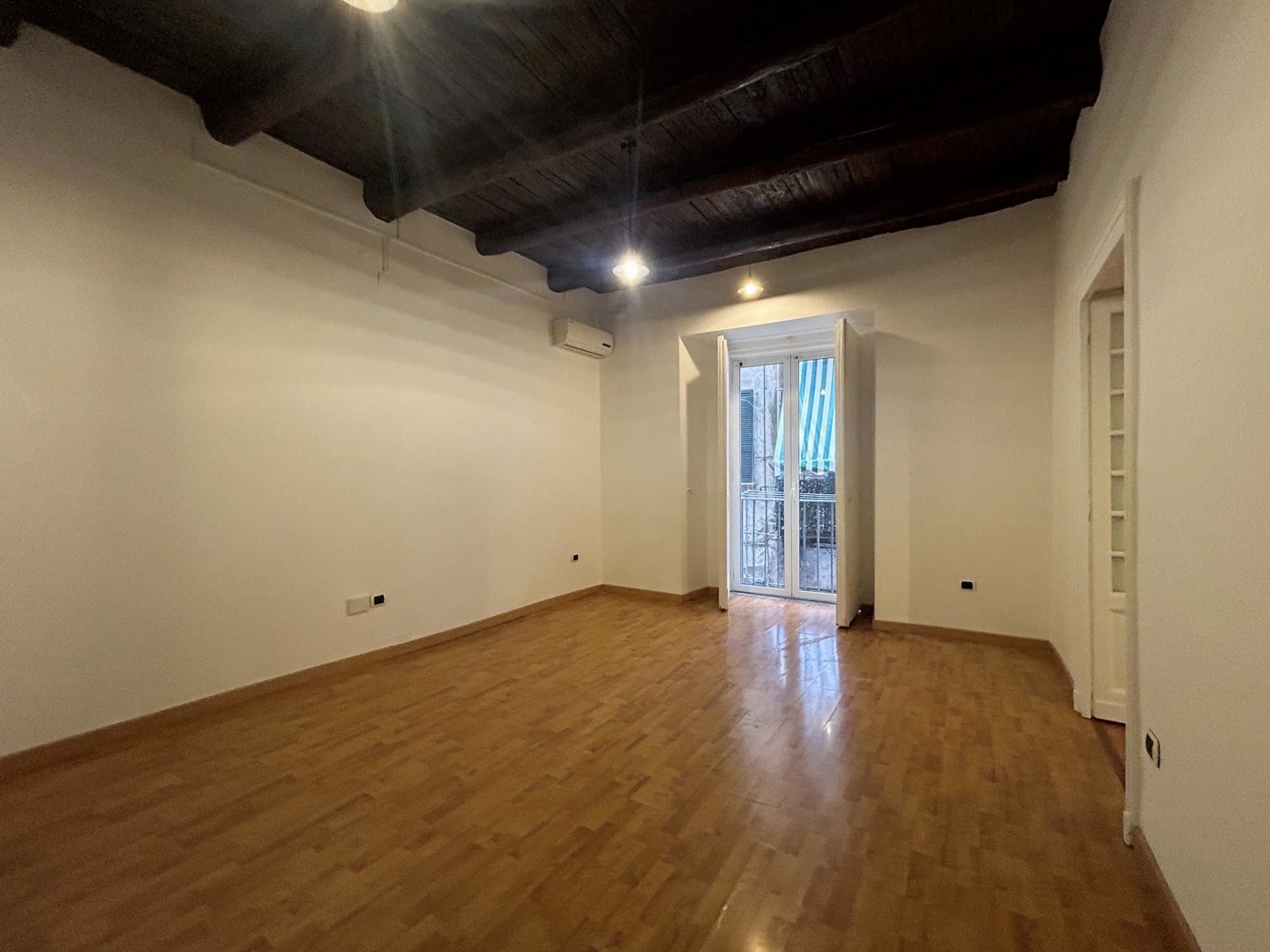 Quadrilocale in affitto a Napoli