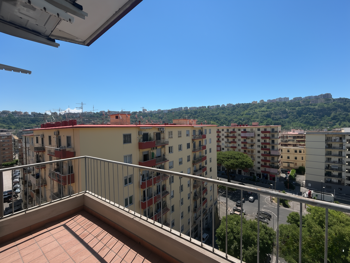 Quadrilocale in affitto a Napoli