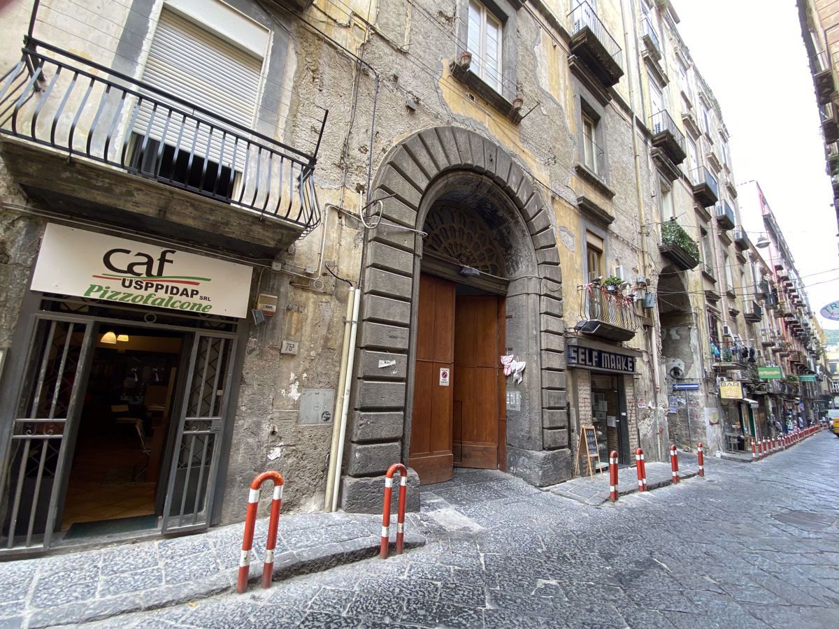 Bilocale ristrutturato a Napoli