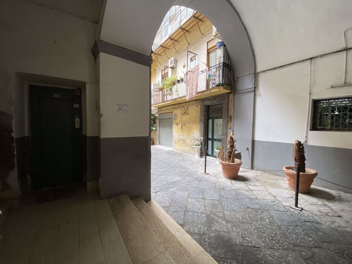Bilocale ristrutturato a Napoli