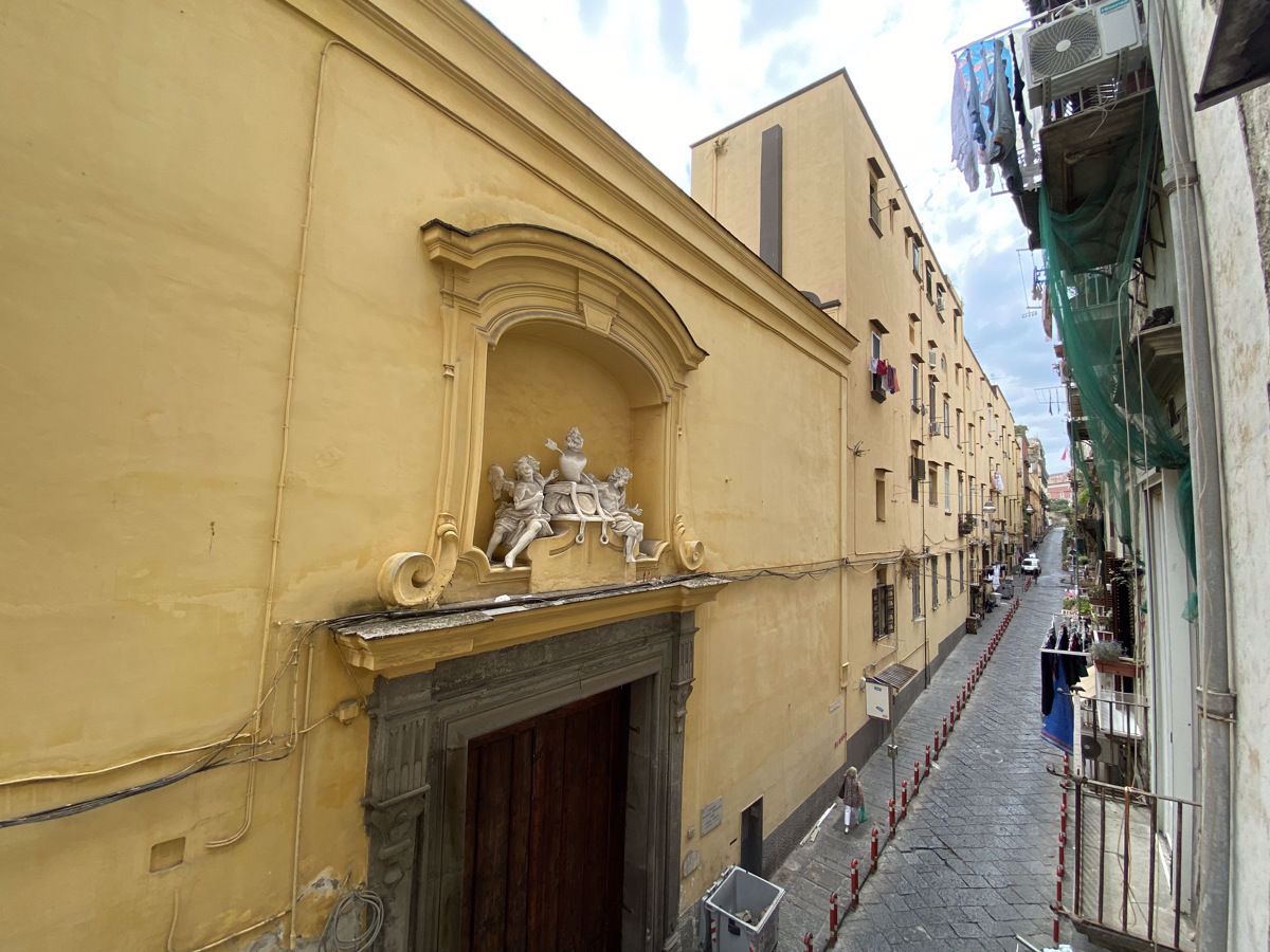 Bilocale ristrutturato a Napoli