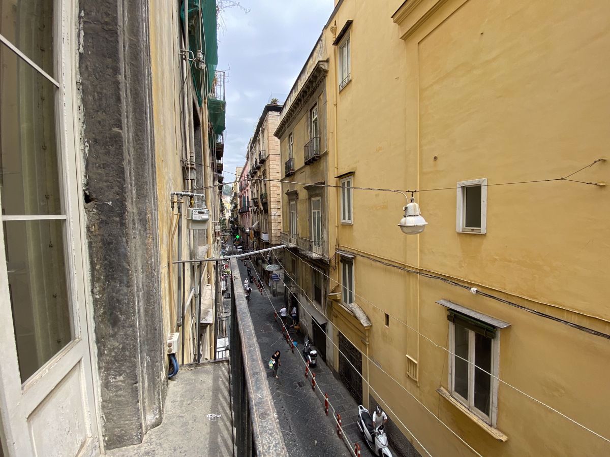 Bilocale ristrutturato a Napoli