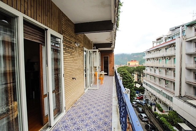 Quadrilocale in affitto a Napoli
