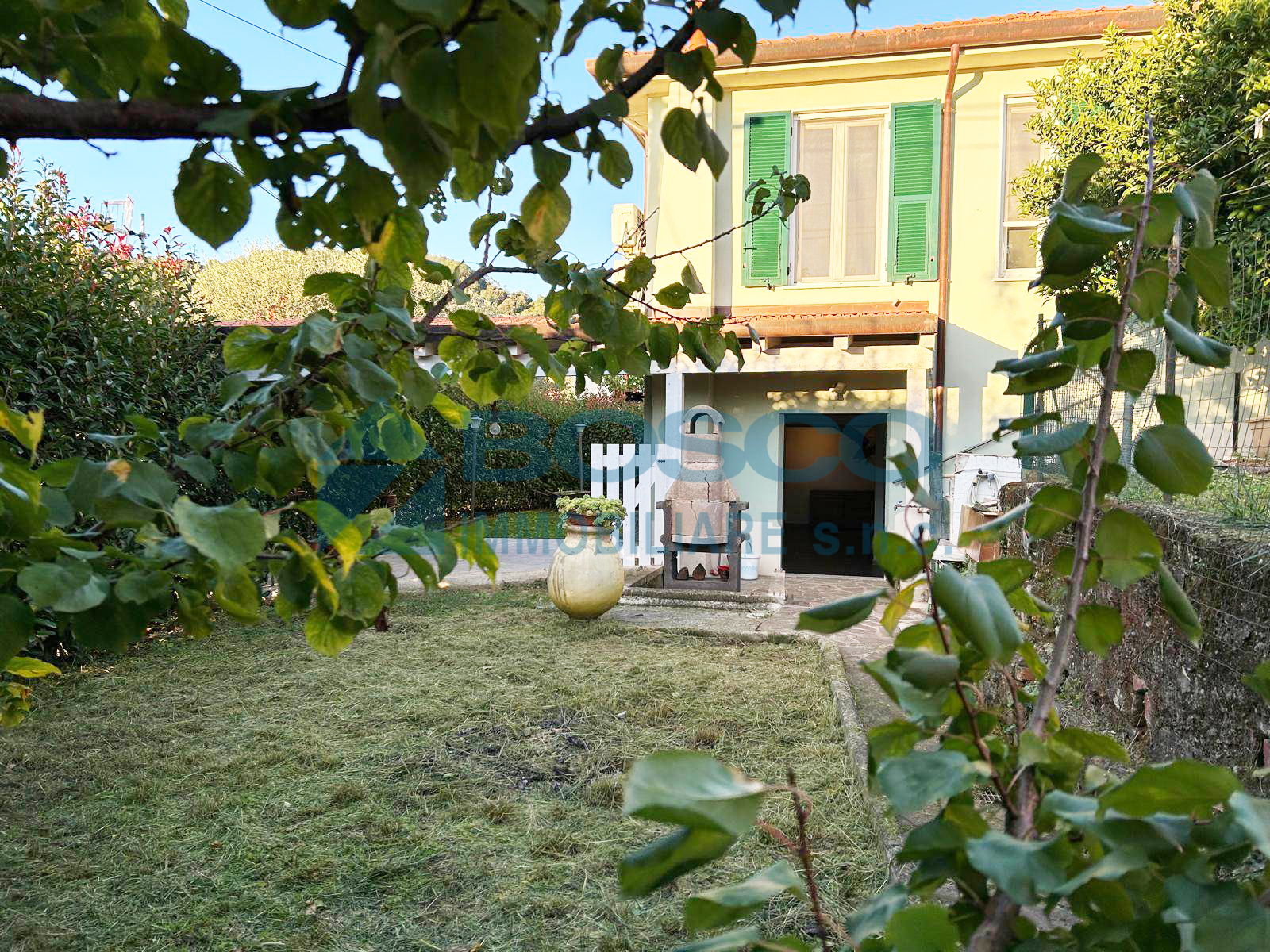 Casa indipendente con giardino in via s. venerio, Vezzano Ligure