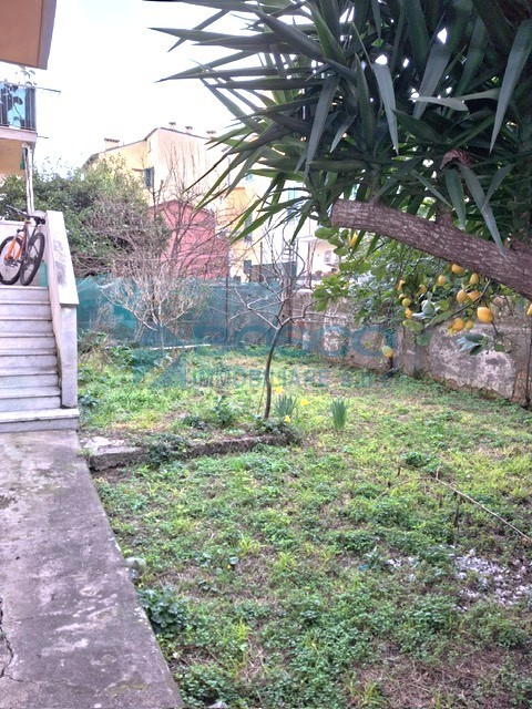 Trilocale con giardino in via pianagrande 7, La Spezia