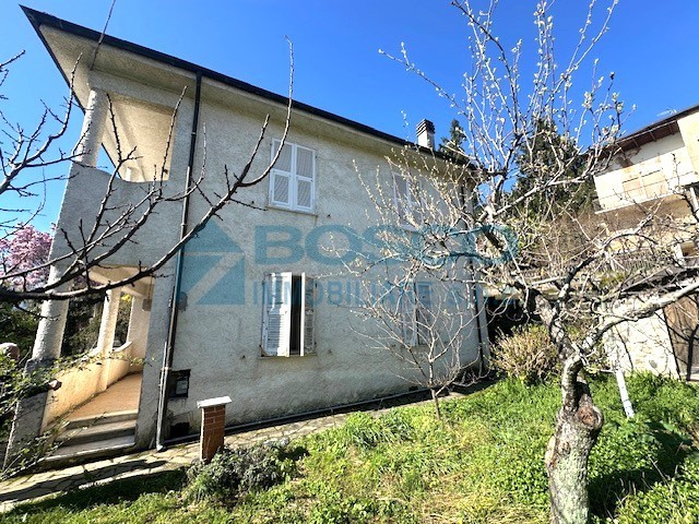 Quadrilocale con giardino in via manfroni, La Spezia