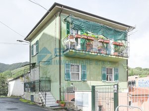 Casa indipendente da ristrutturare in via maesta' 42, Ameglia