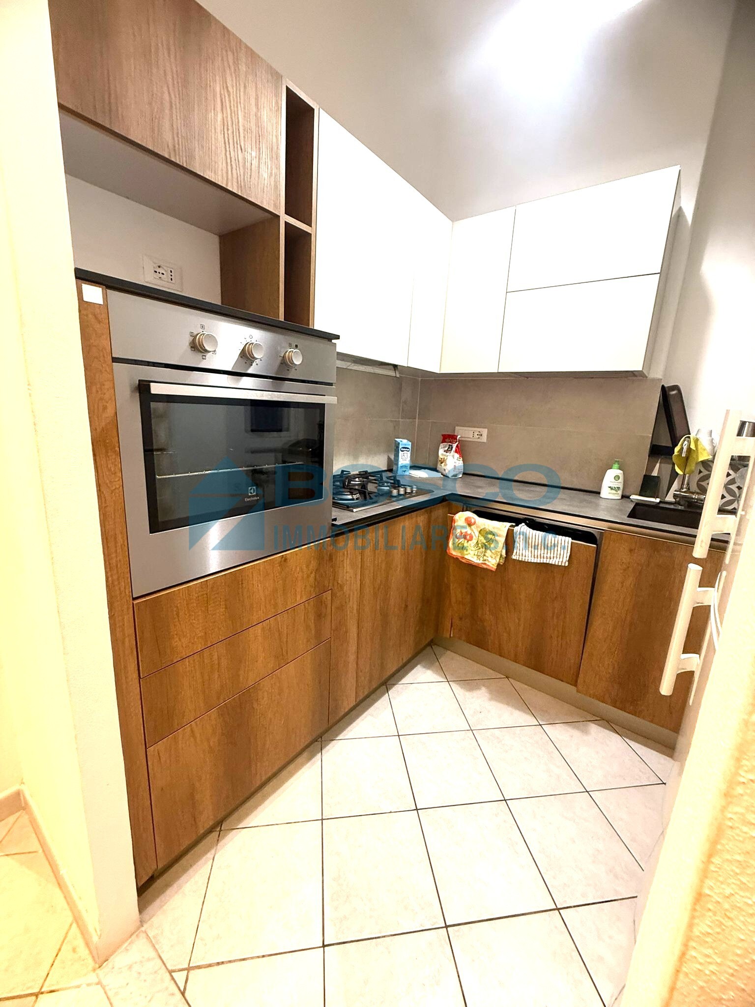 Trilocale ristrutturato in piazza s. agostino, La Spezia