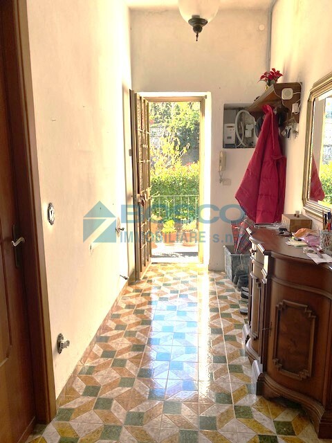 Quadrilocale con terrazzo in via gazzoli, Lerici