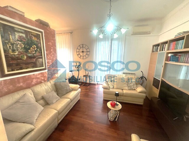 Attico con terrazzo in via agostini oldoini, La Spezia